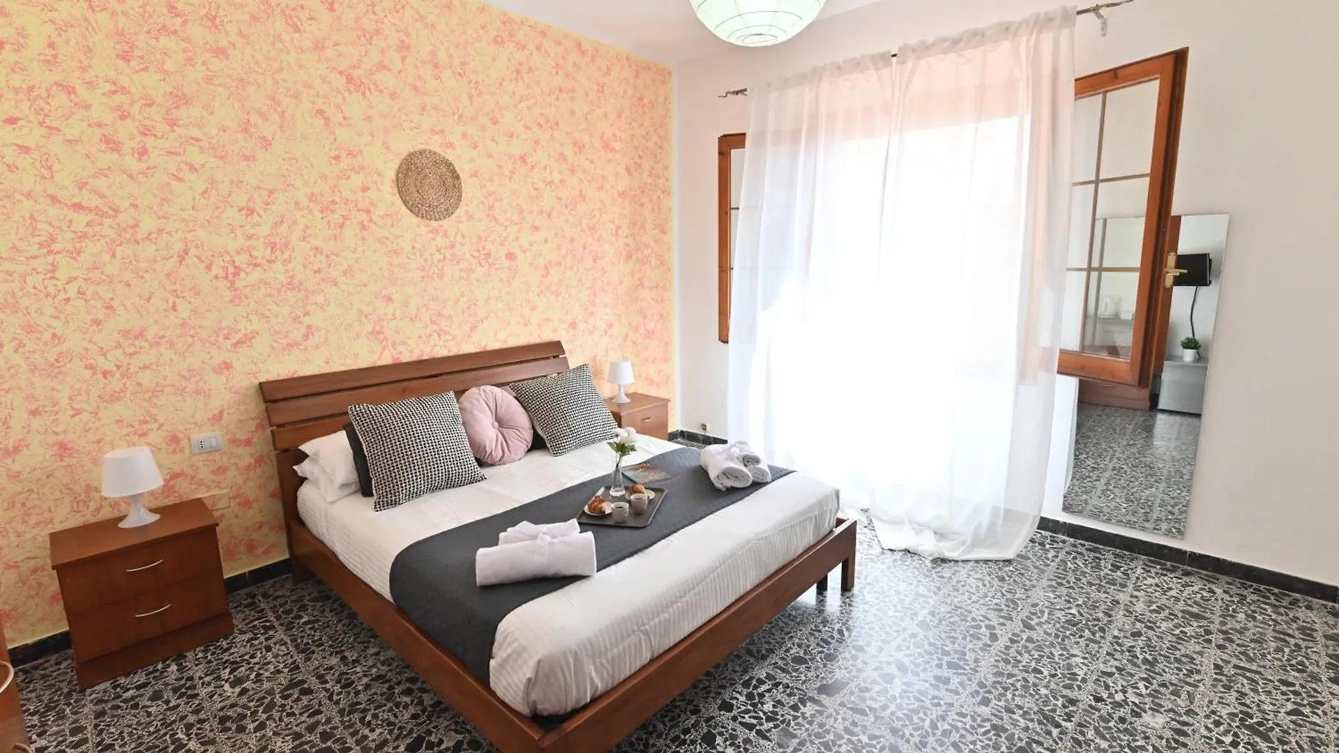 Izzhome Central Room بولا بيت ضيافة