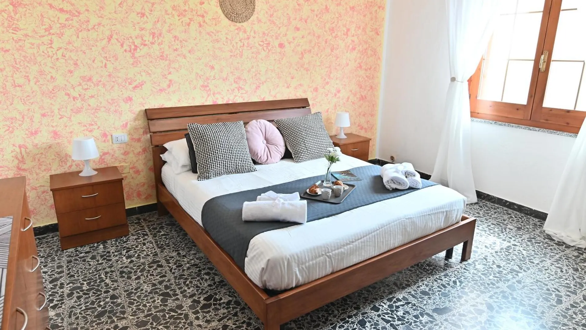 Izzhome Central Room Pula 0*,  Italy