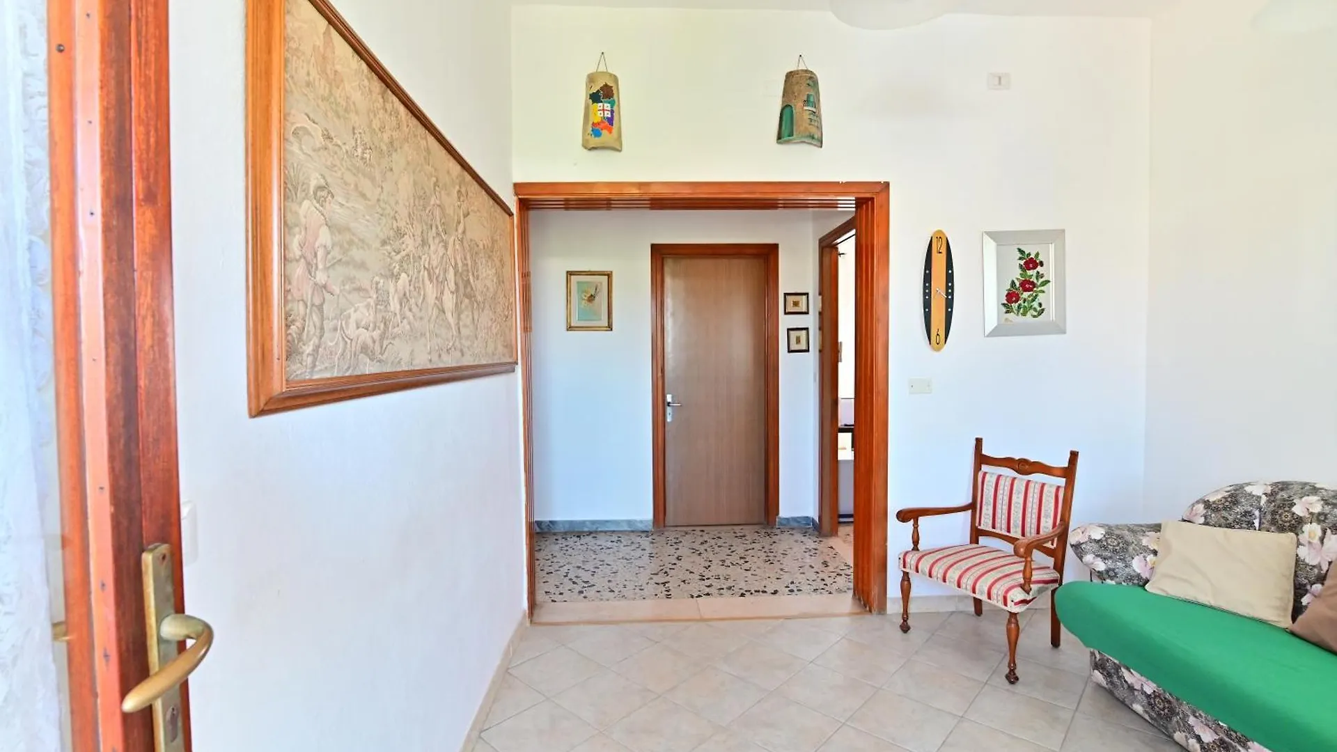 Izzhome Central Room Pula Guest house