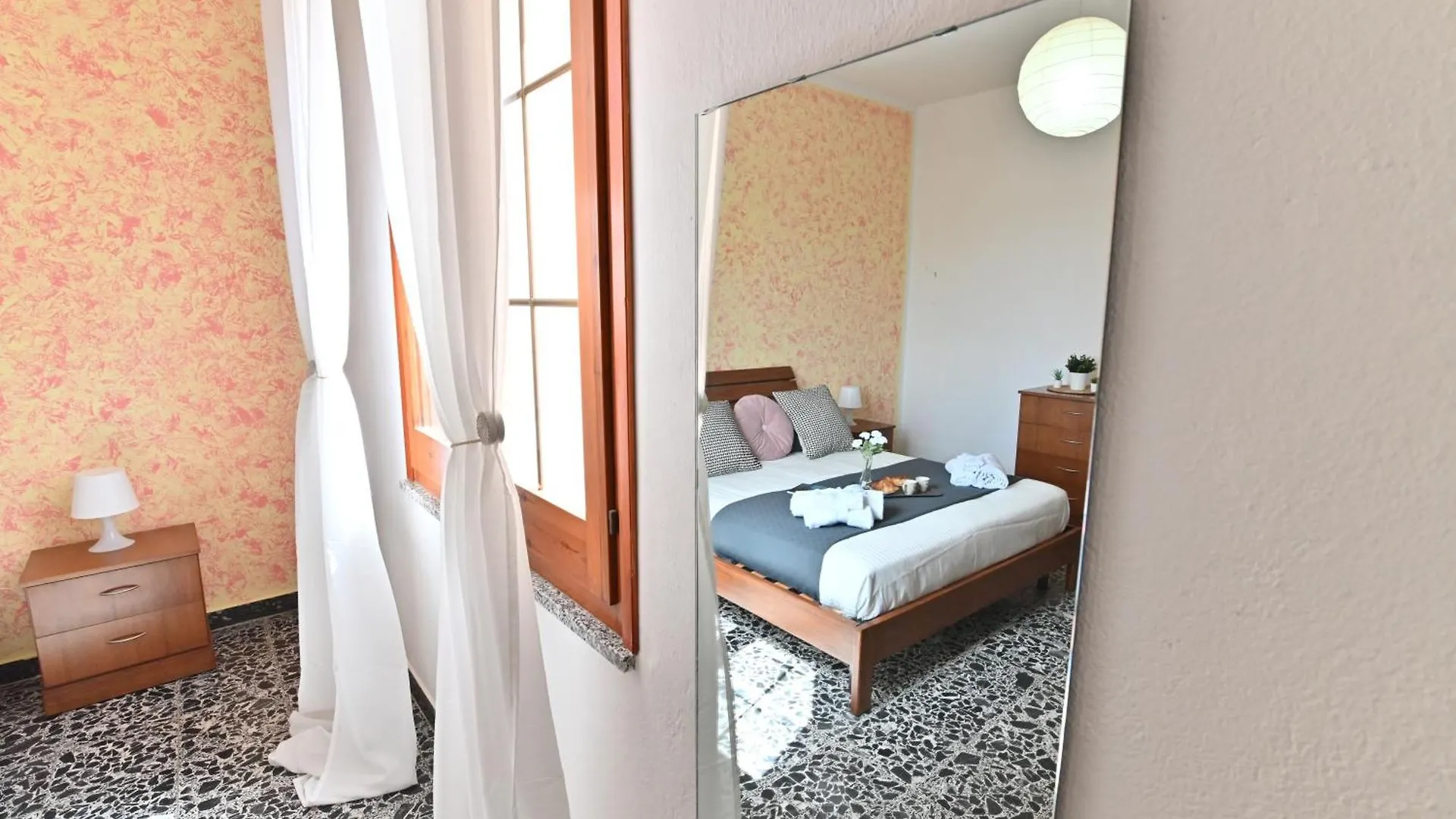 Izzhome Central Room Pula