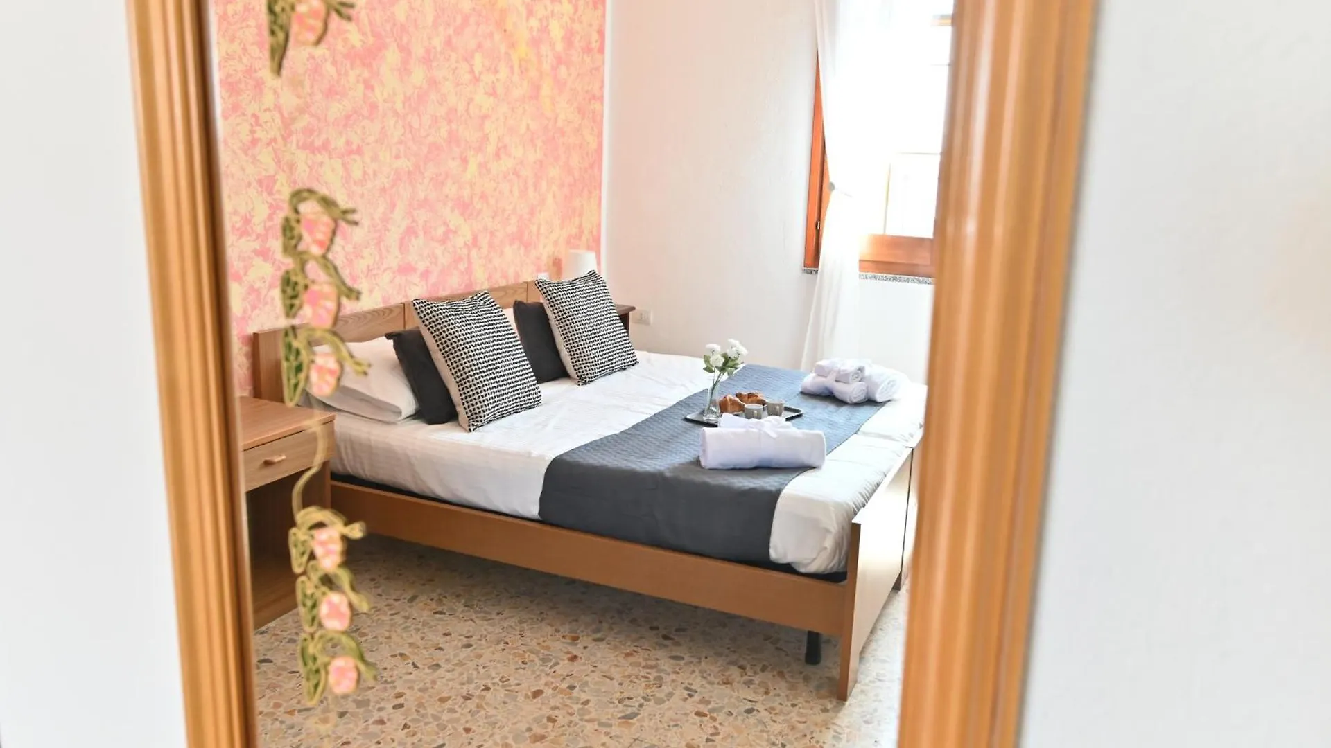 Izzhome Central Room Pula Guest house